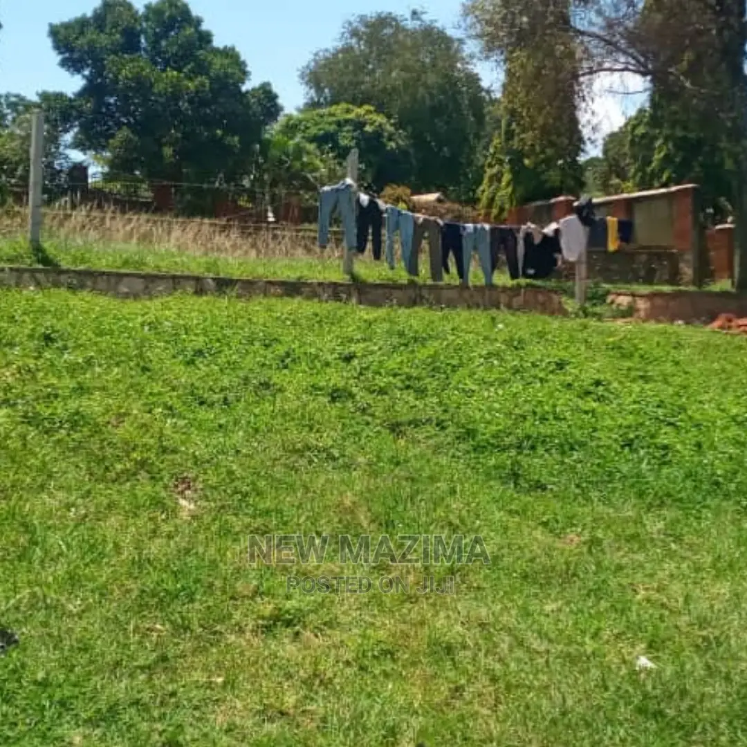 High Class Plot With Lake View on Quicksale After Munyonyo in Division A