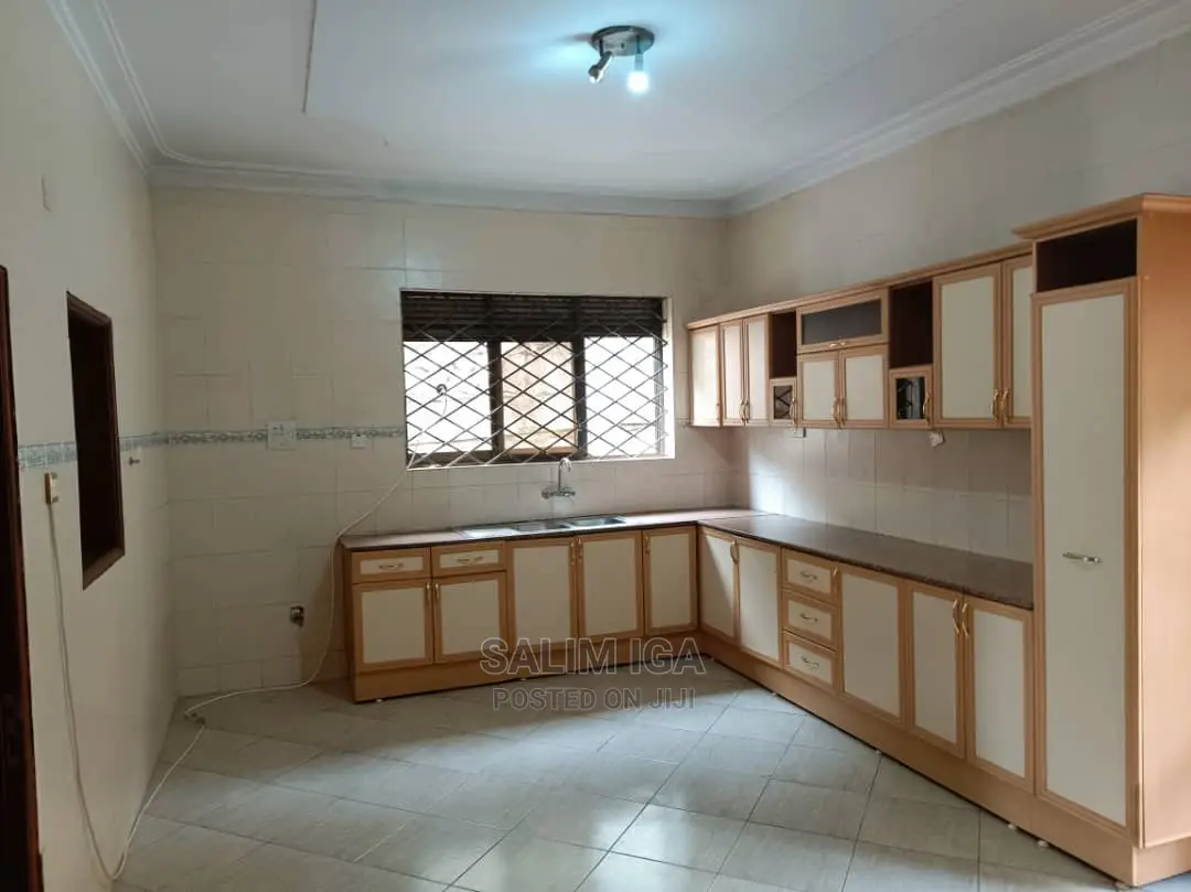 4bdrm Duplex in Kololo Property, Central Division for Rent in Central Division