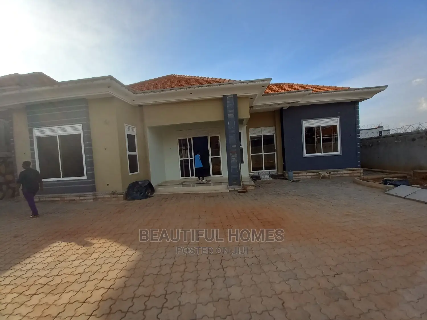 Furnished 4bdrm House in Kira Tarmacked for Sale in Kira