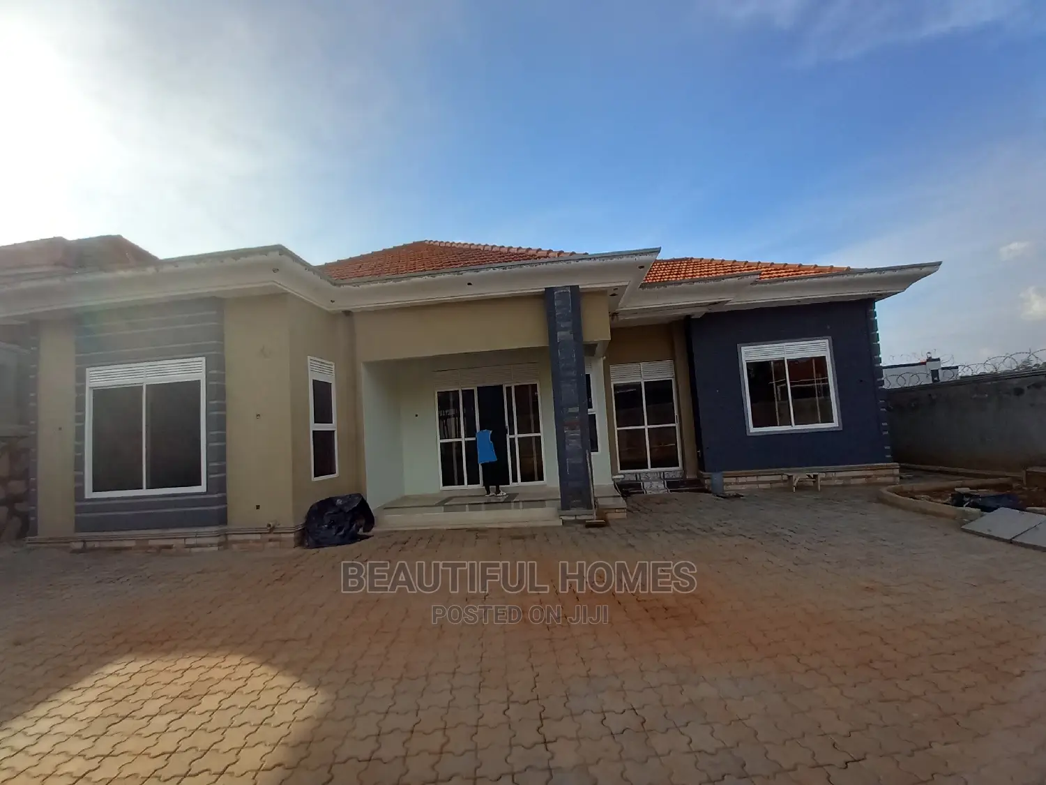 Furnished 4bdrm House in Kira Tarmacked for Sale in Kira