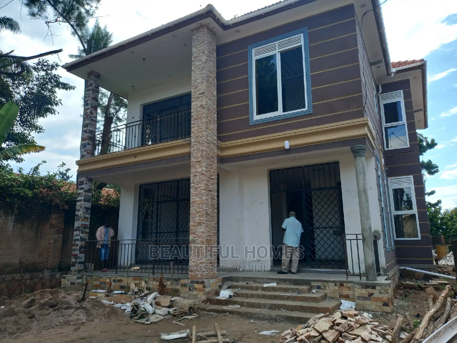 Furnished 4bdrm Mansion in Kansanga Tarmacked, Makindye for Sale in Makindye