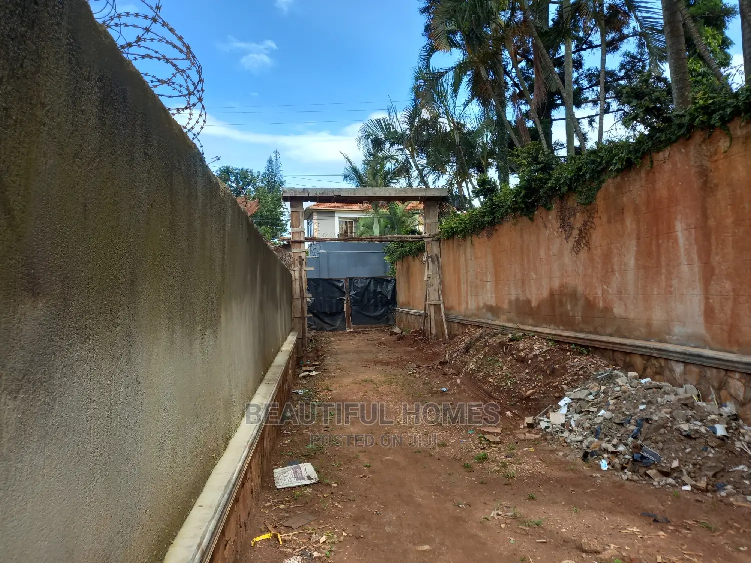 Furnished 4bdrm Maisonette in Kansanga, Makindye for Sale in Makindye