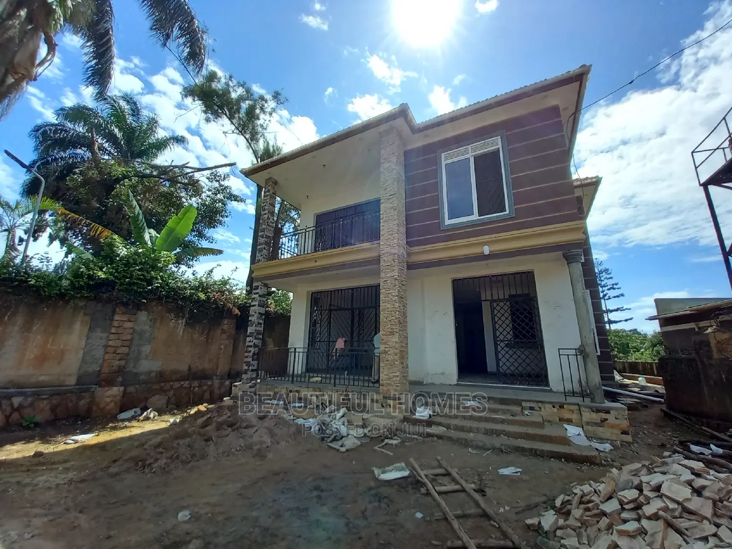 Furnished 4bdrm Duplex in Kansanga Diplomat, Makindye for Sale in Makindye