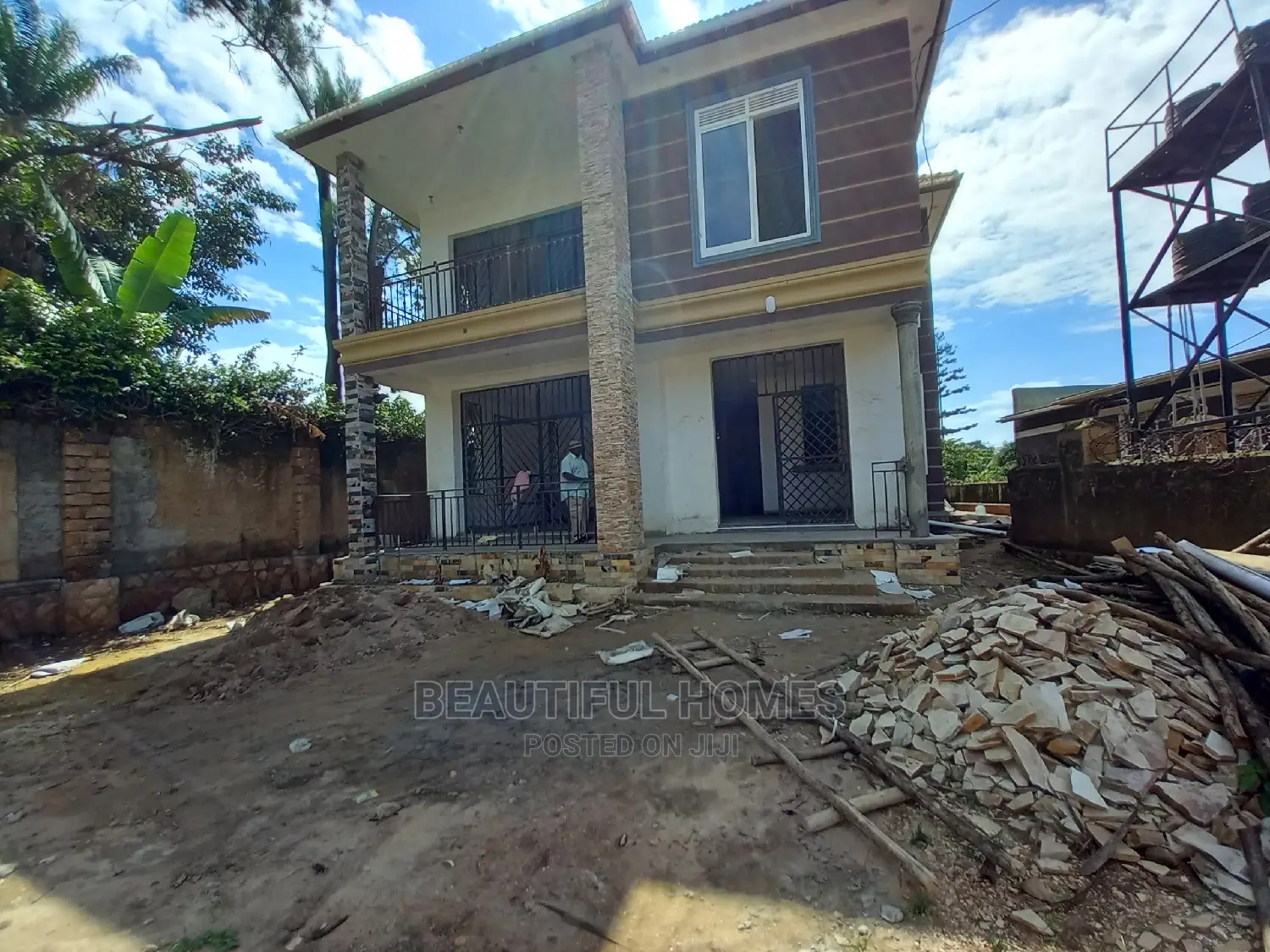 Furnished 4bdrm Duplex in Kansanga Diplomat, Makindye for Sale in Makindye