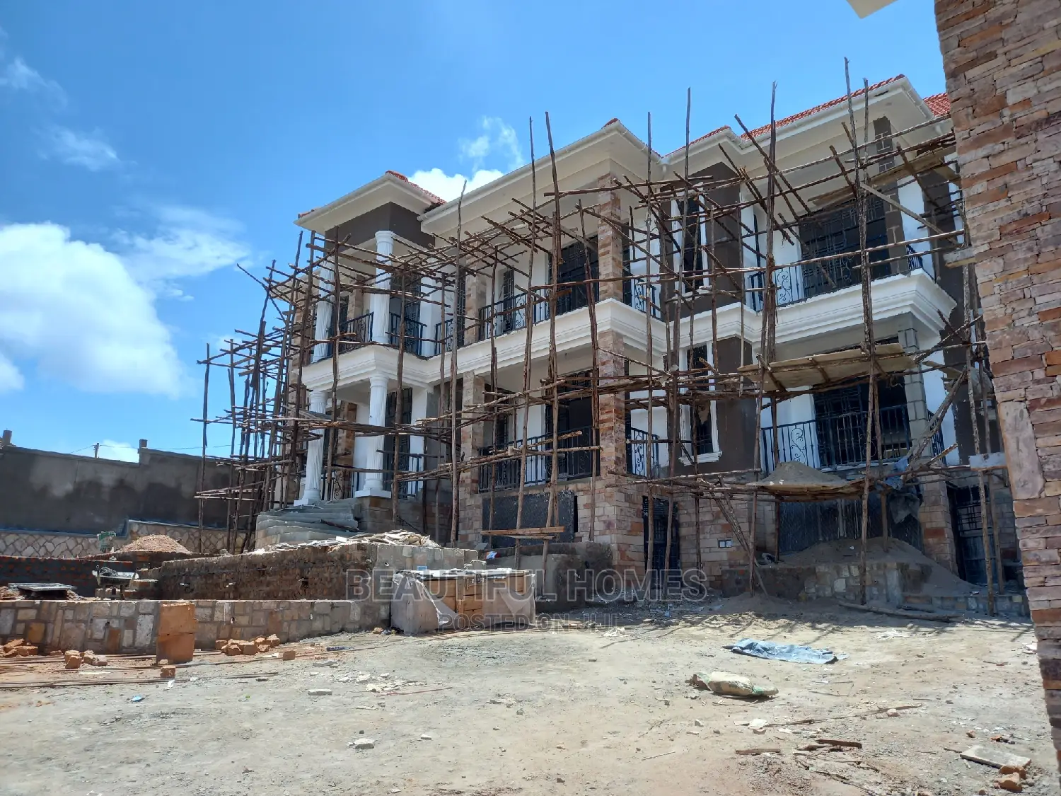 Furnished 7bdrm Mansion in Kigo Serena, Makindye for Sale in Makindye