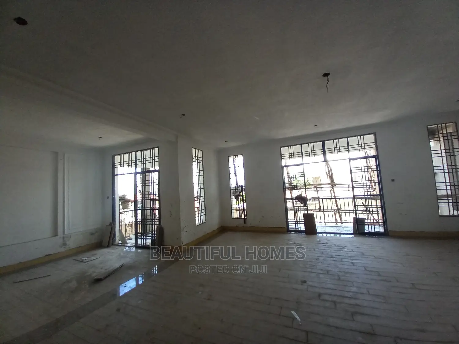 Furnished 7bdrm House in Kigo Lake View, Makindye for Sale in Makindye