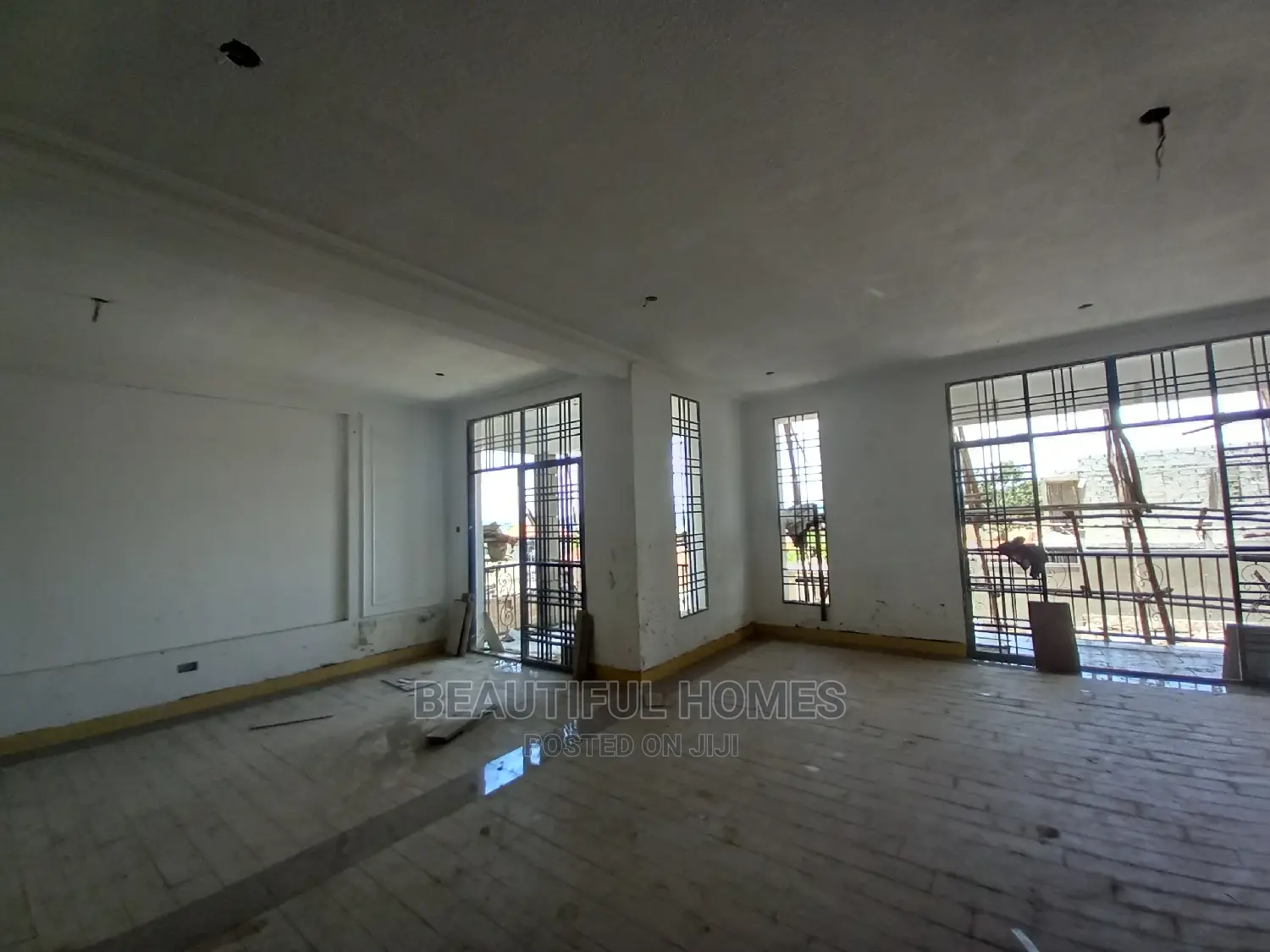 Furnished 7bdrm House in Kigo Lake View, Makindye for Sale in Makindye