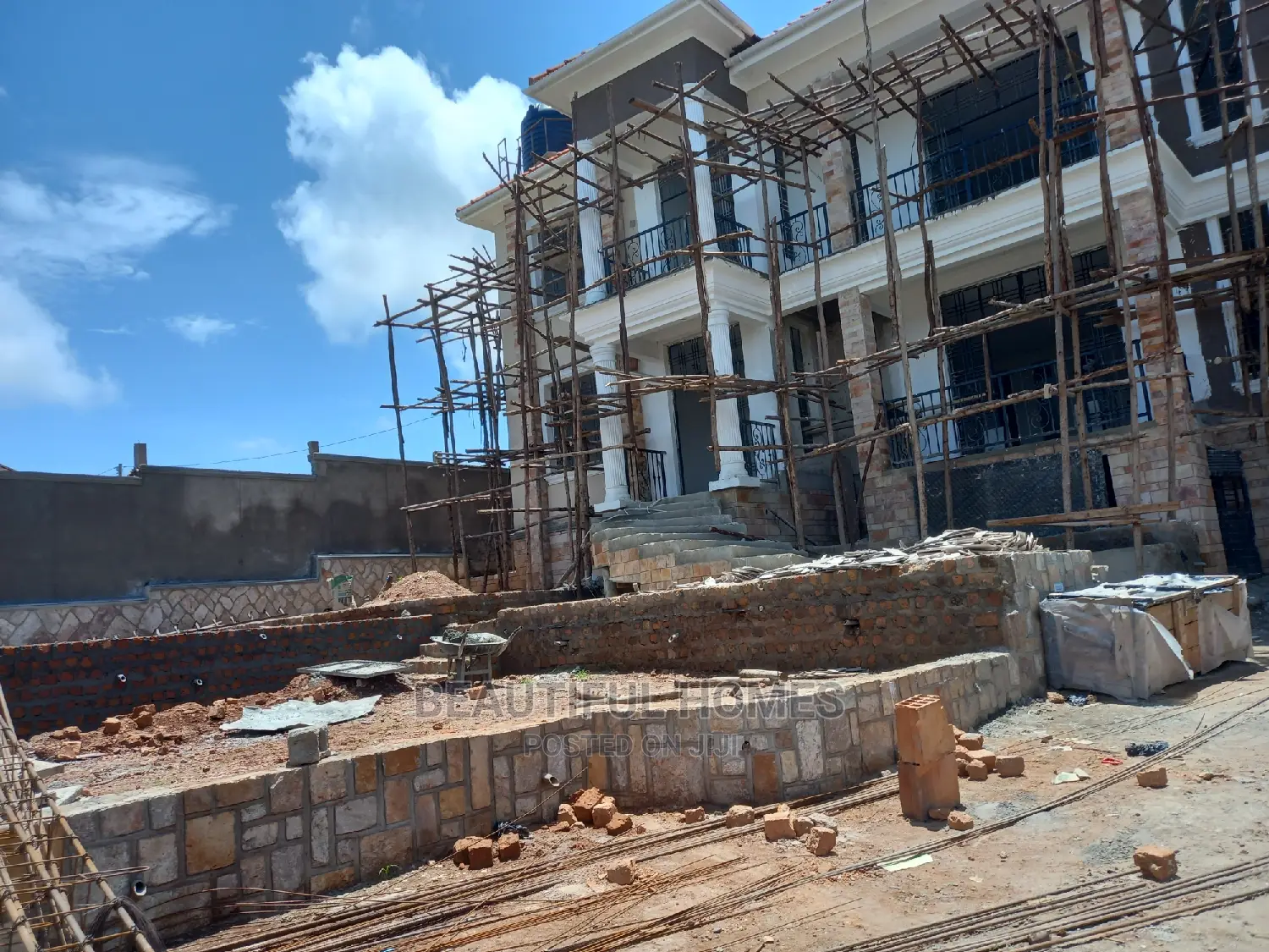 Furnished 7bdrm House in Kigo Corporate, Makindye for Sale in Makindye