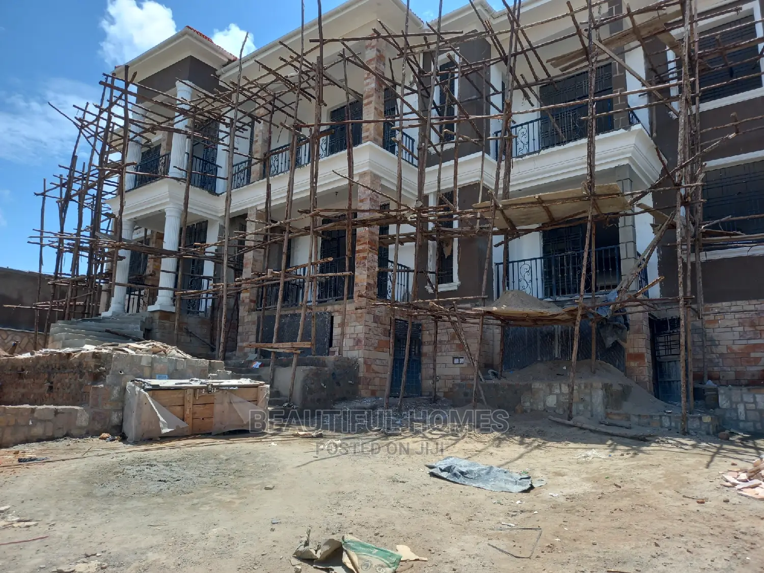 Furnished 7bdrm Mansion in Kigo Lake View, Makindye for Sale in Makindye