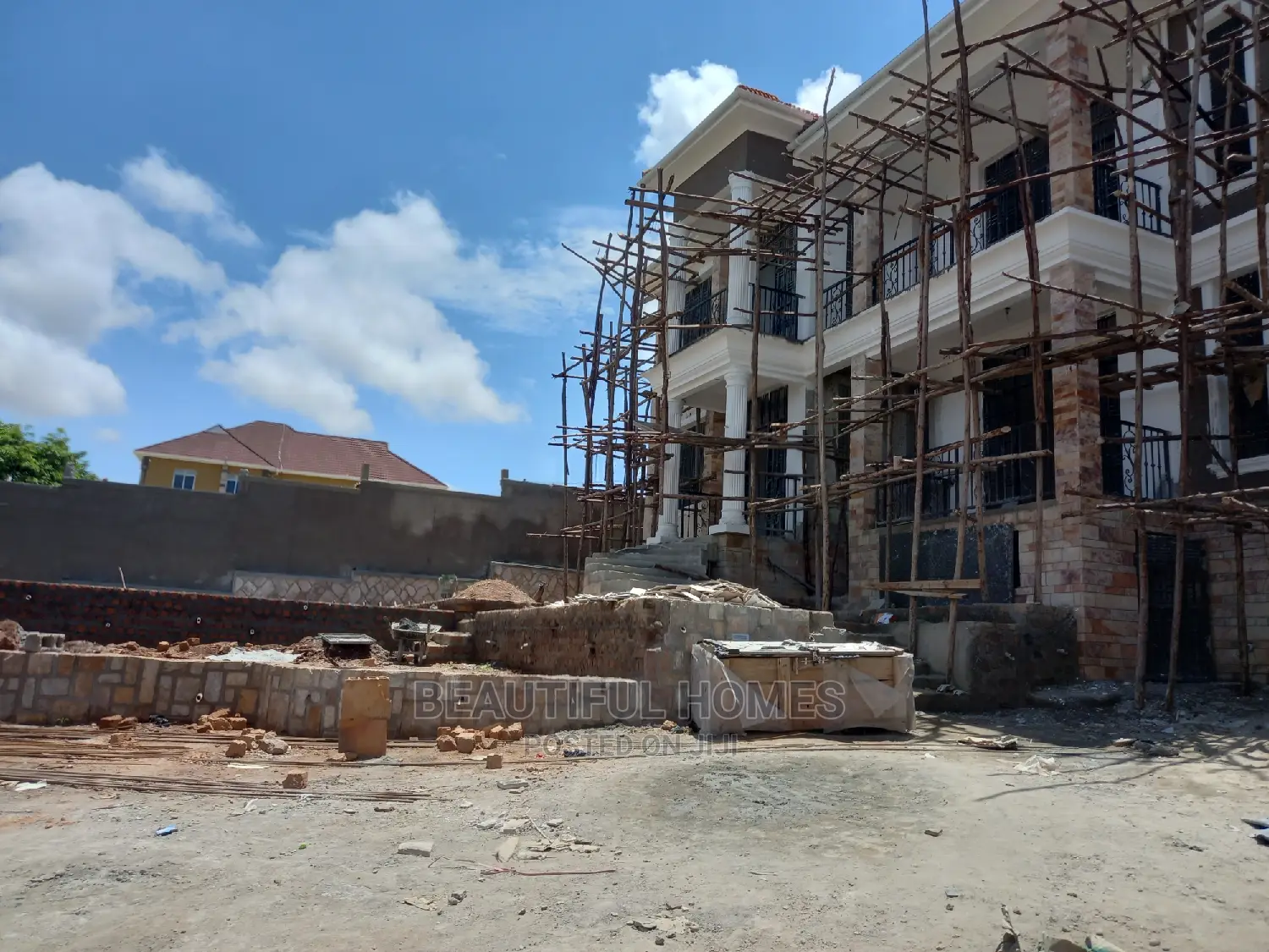 Furnished 7bdrm Mansion in Kigo Lake View, Makindye for Sale in Makindye