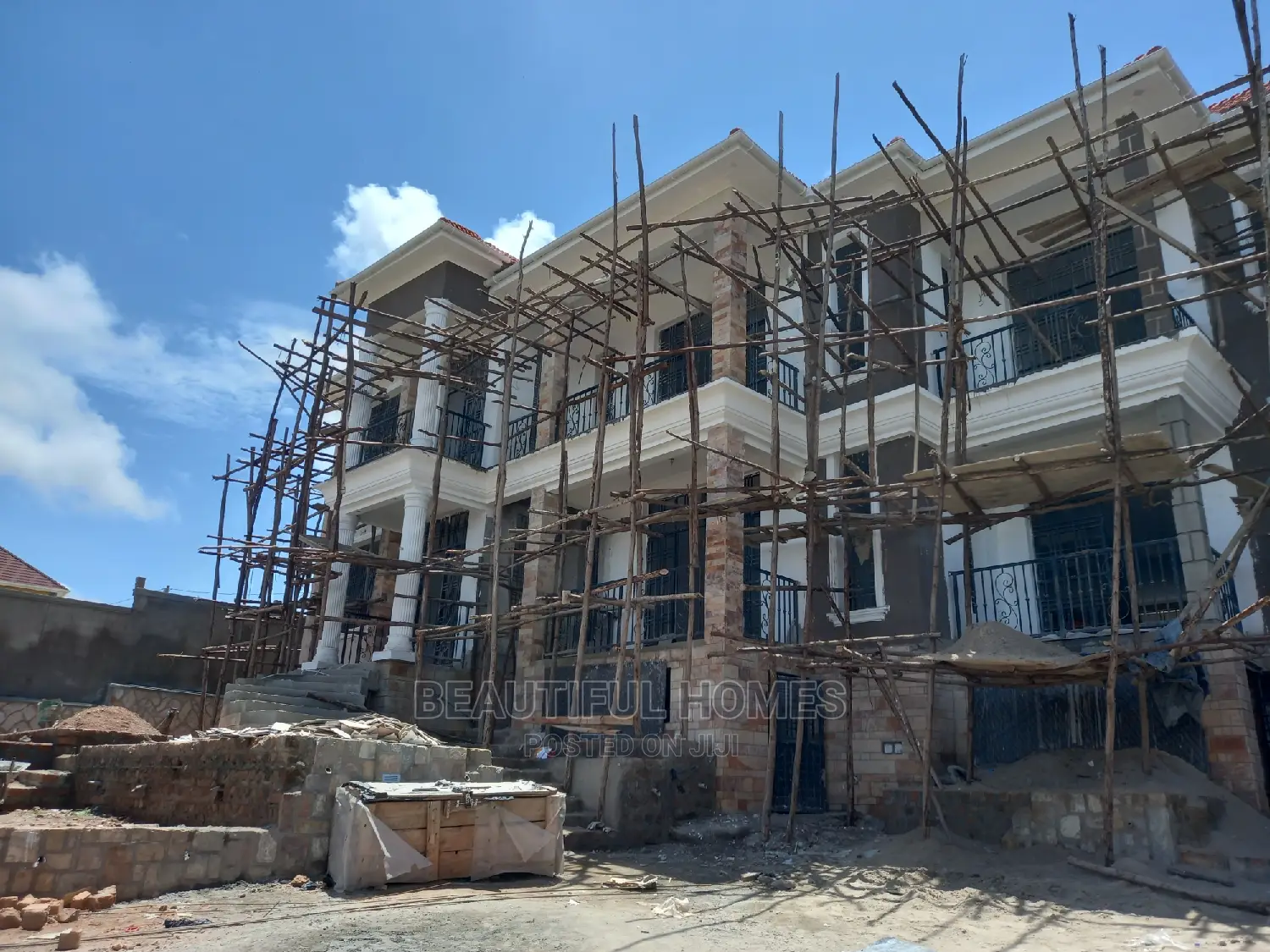 Furnished 7bdrm Mansion in Kigo Lake View, Makindye for Sale in Makindye