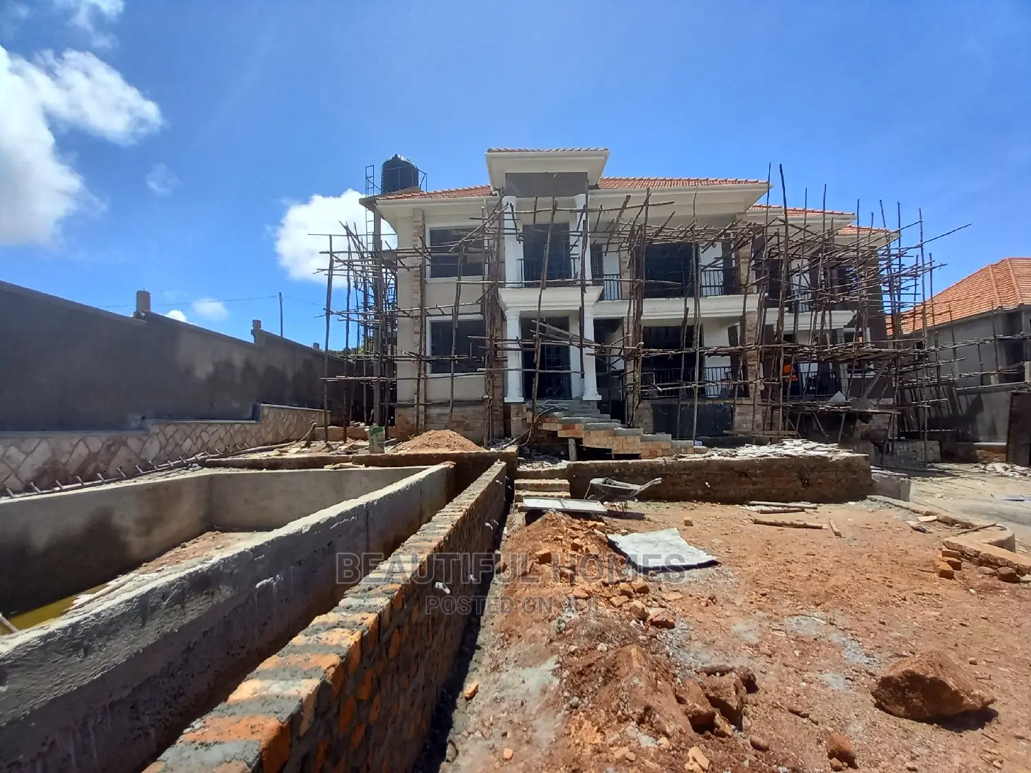 Furnished 7bdrm Mansion in Kigo, Makindye for Sale in Makindye