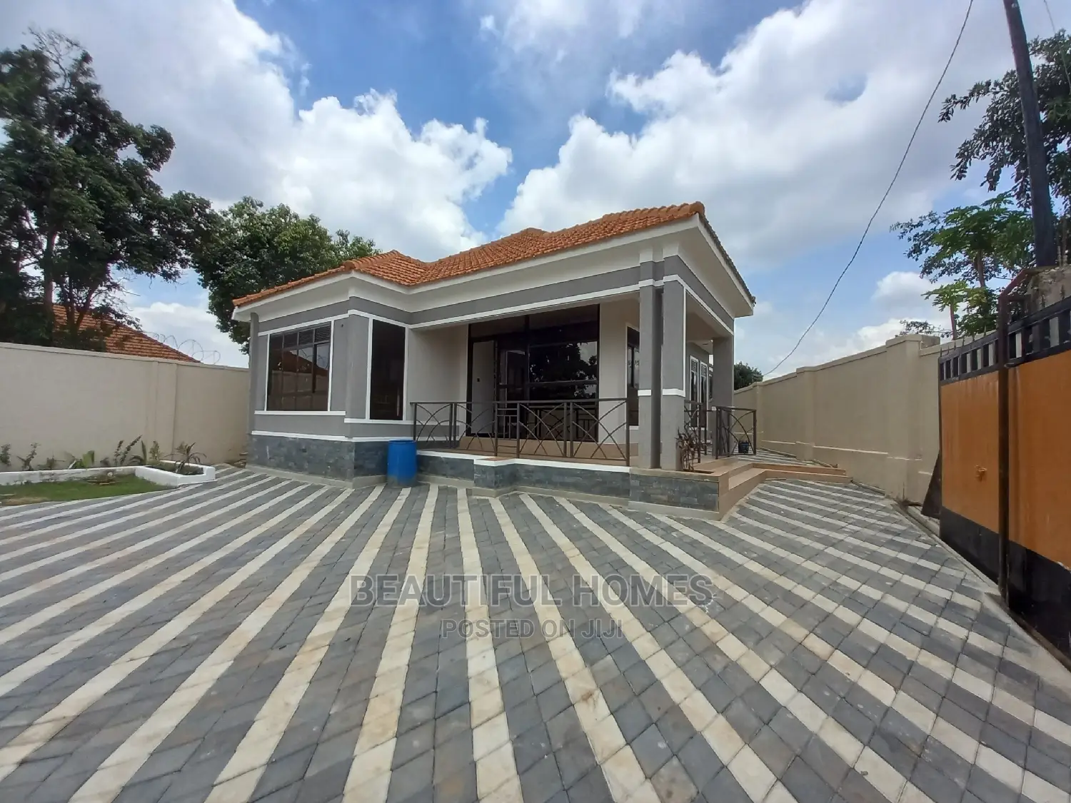 Furnished 4bdrm Bungalow in Kisaasi, Central Division for Sale in Central Division