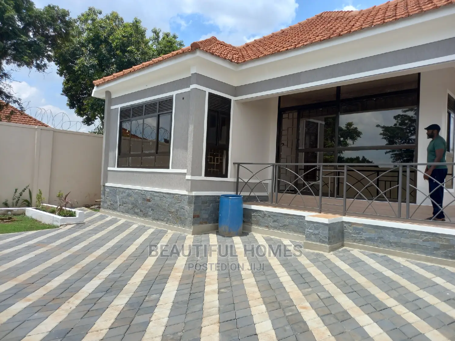 Furnished 4bdrm Bungalow in Kisaasi, Central Division for Sale in Central Division