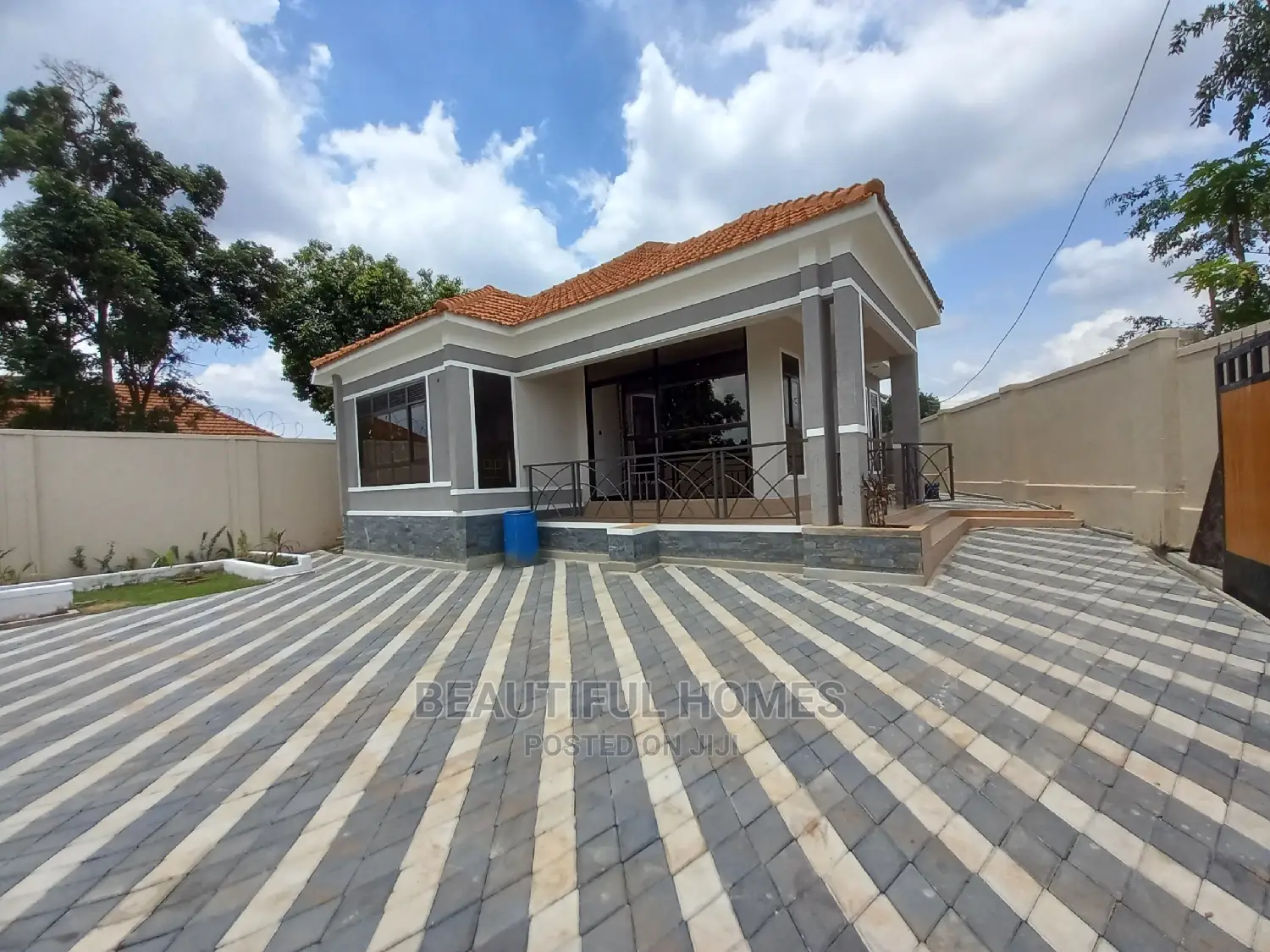 Furnished 4bdrm Bungalow in Kisaasi Corporate, Central Division in Central Division