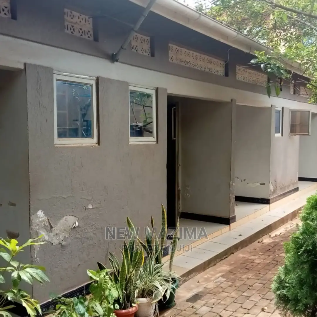4bdrm House in Makindye Kizungu, Division a for Sale in Division A