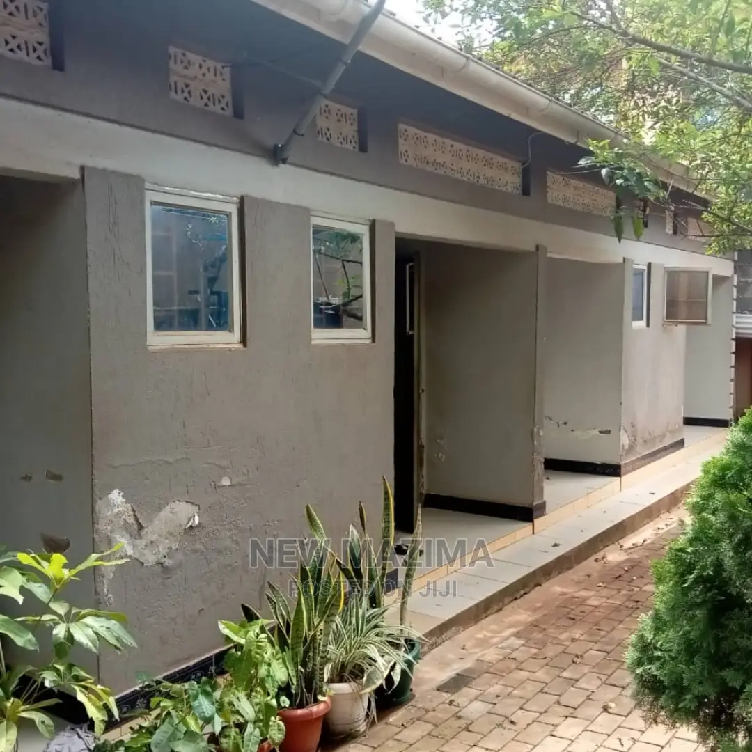 4bdrm House in Makindye Kizungu, Division a for Sale in Division A