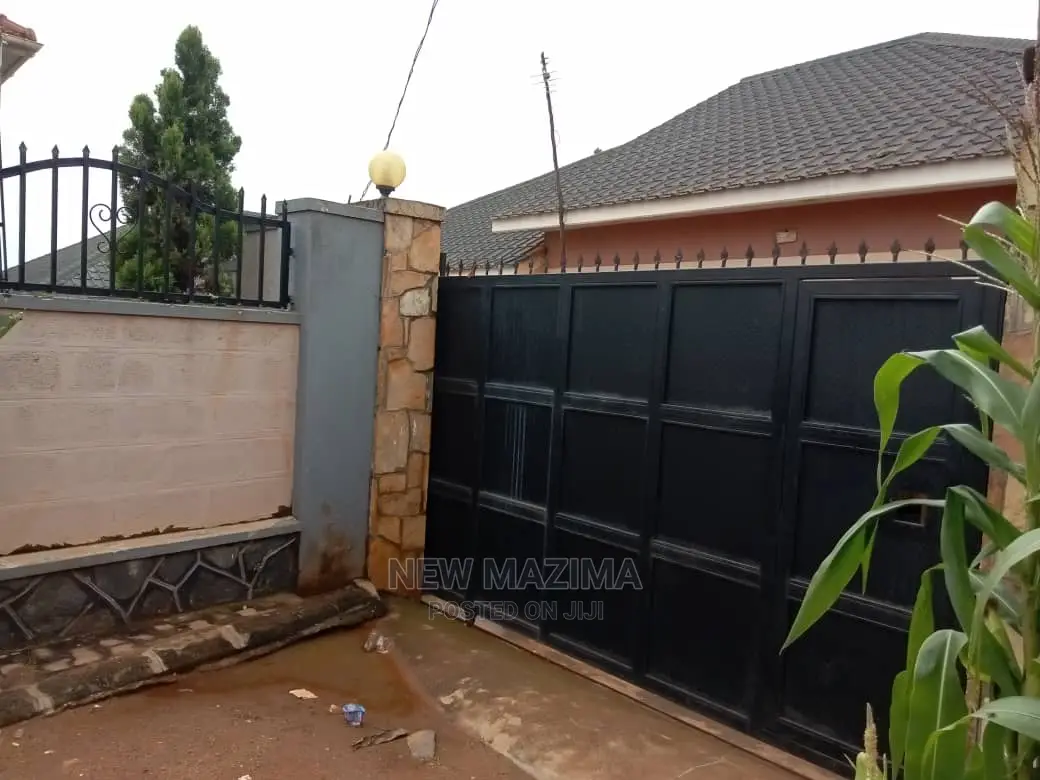 8bdrm House in Makindye Heights, Division a for Sale in Division A