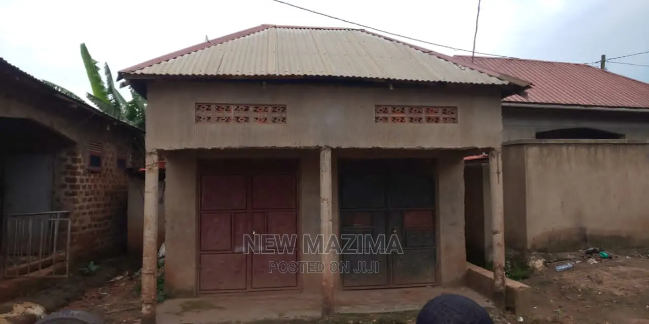 Two Commercial Single Shops on Quicksale in Kawanda Town in Division A
