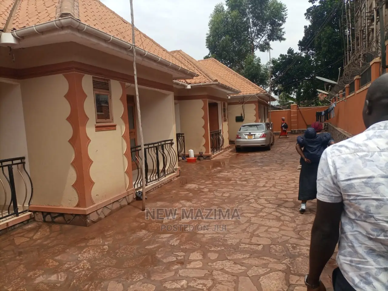 7bdrm House in Mutundwe, Division a for Sale in Division A