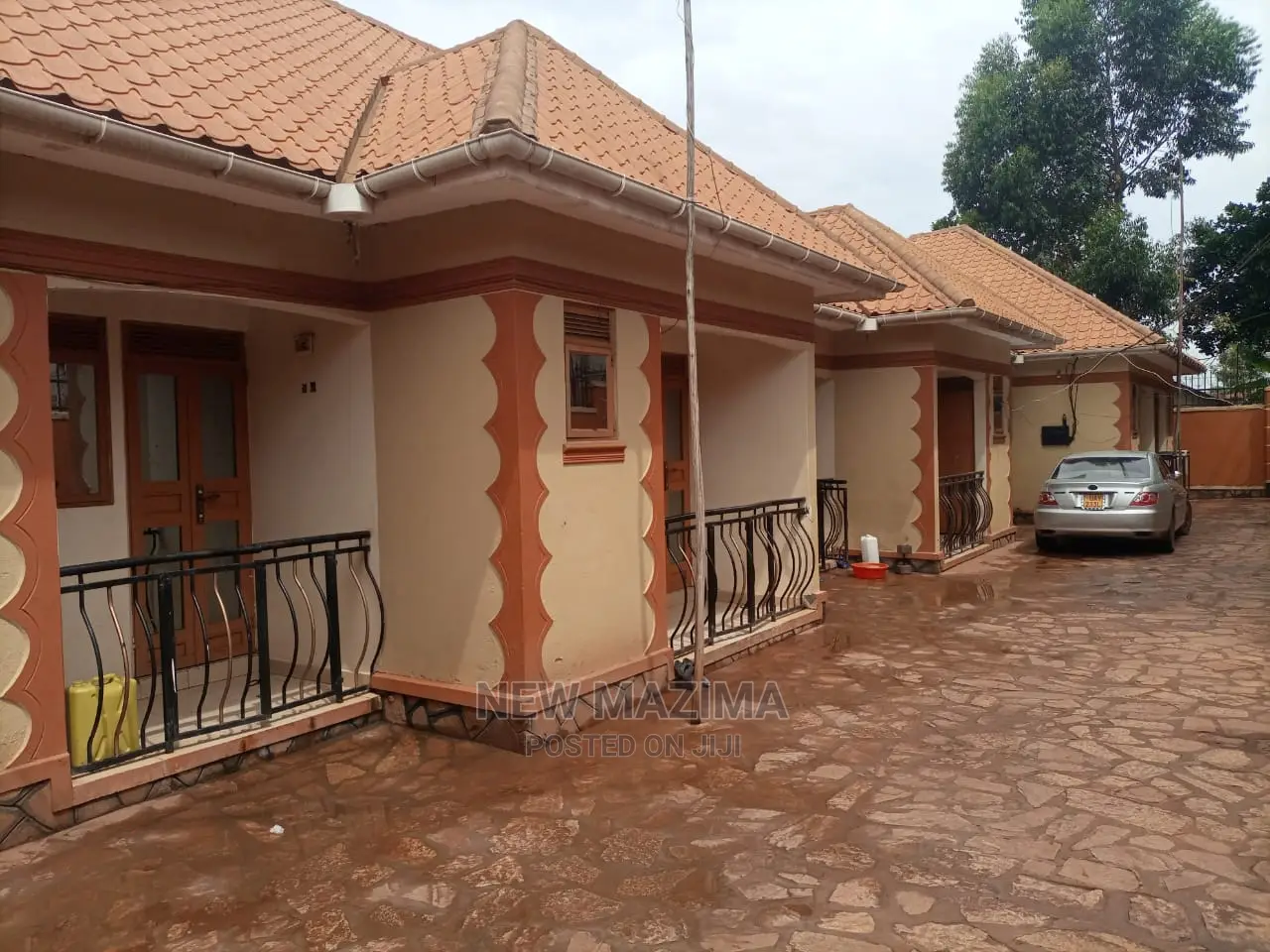 7bdrm House in Mutundwe, Division a for Sale in Division A