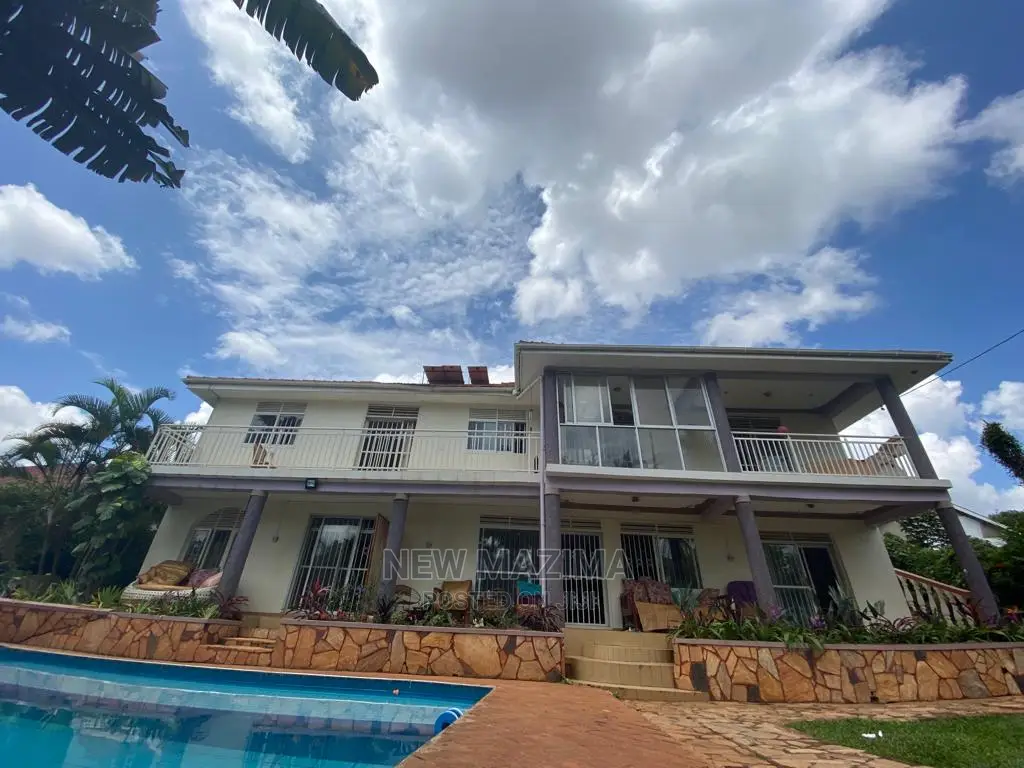 6bdrm Maisonette in Kitende Ntebe Rd, Division a for Sale in Division A