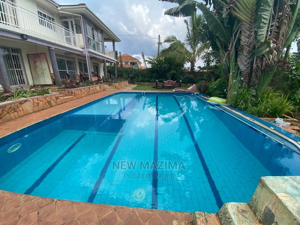 6bdrm Maisonette in Kitende Ntebe Rd, Division a for Sale in Division A