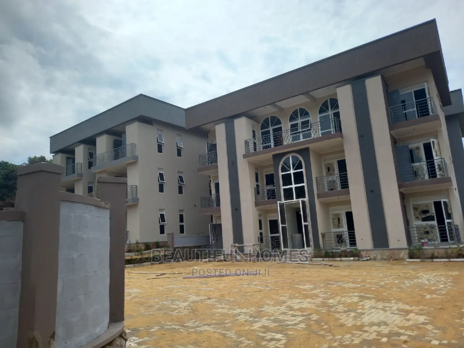 Furnished 2bdrm Block of Flats in Muyenga, Makindye for Sale in Makindye
