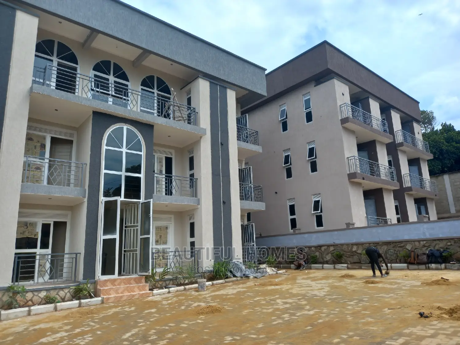 Furnished 2bdrm Block of Flats in Muyenga Rich, Central Division in Central Division