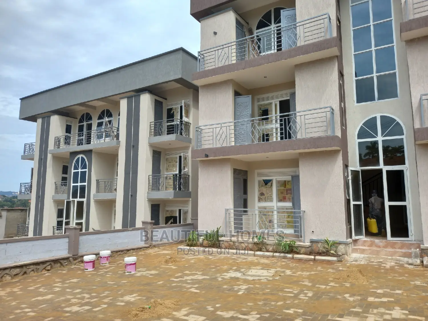 Furnished 2bdrm Apartment in Muyenga, Central Division for Sale in Central Division