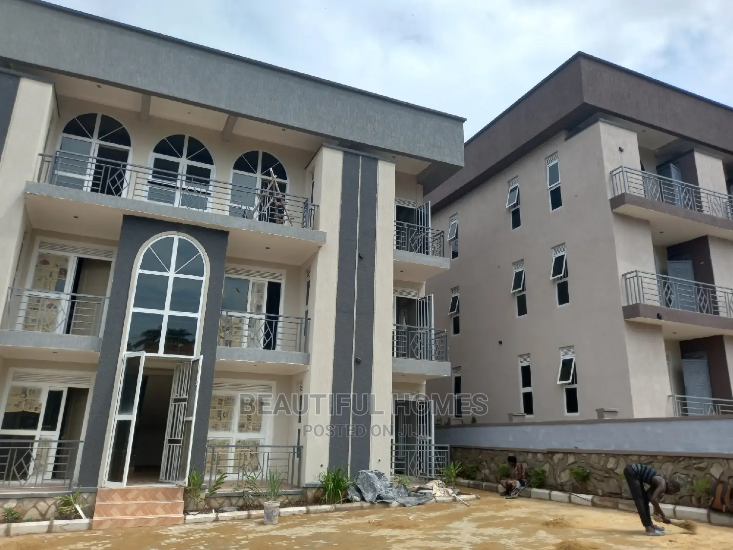 Furnished 2bdrm Apartment in Muyenga, Makindye for Sale in Makindye