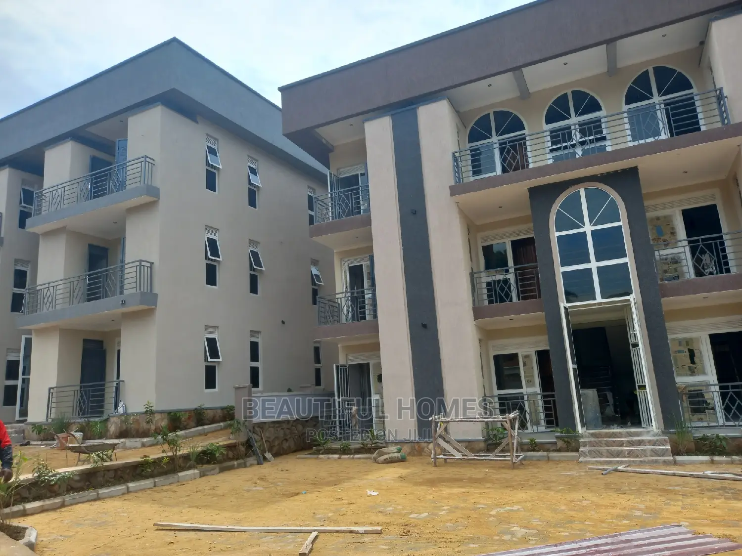 Furnished 2bdrm Apartment in Muyenga, Makindye for Sale in Makindye