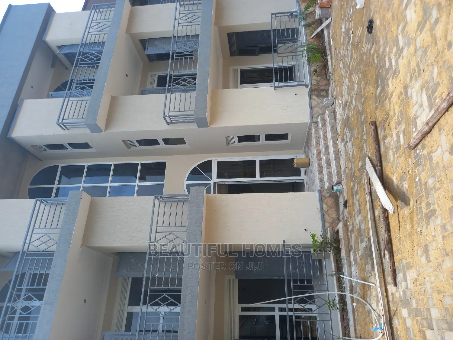 Furnished 2bdrm Block of Flats in Muyenga, Makindye for Sale in Makindye