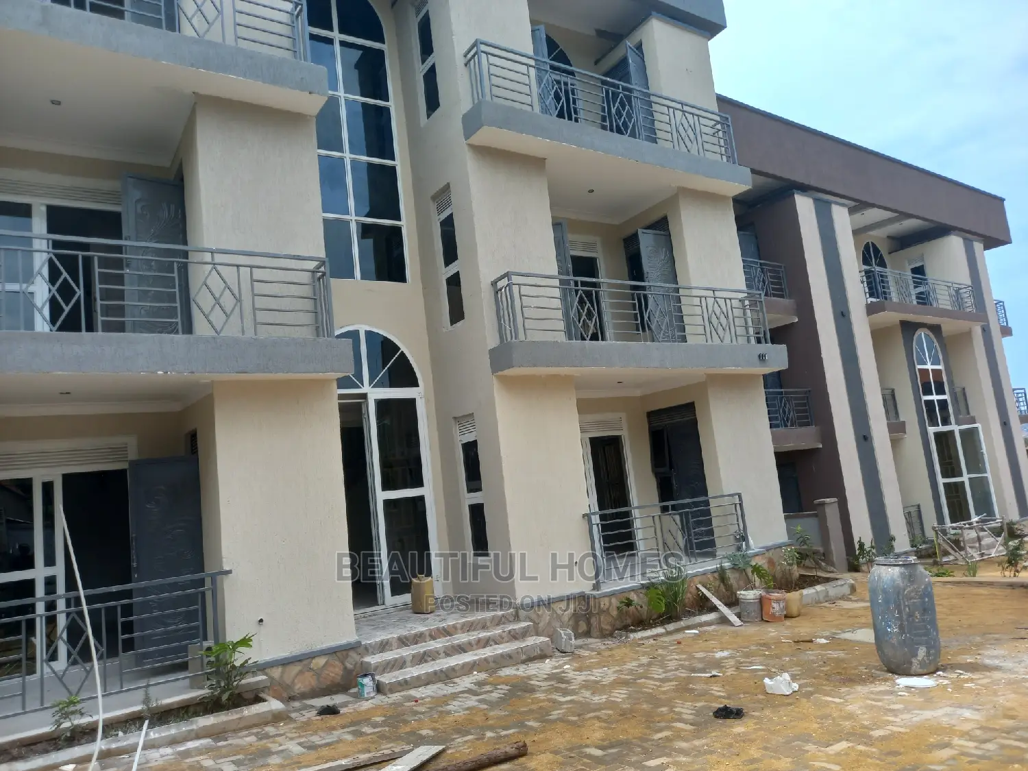 Furnished 2bdrm Apartment in Muyenga, Makindye for Sale in Makindye