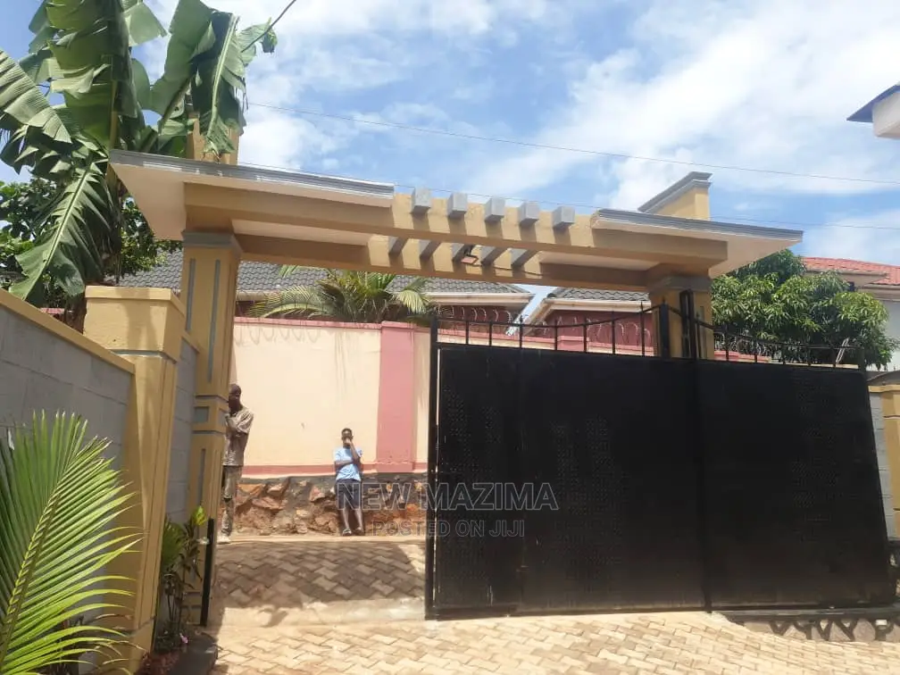 3bdrm Bungalow in Seguku Heights, Division a for Sale in Division A
