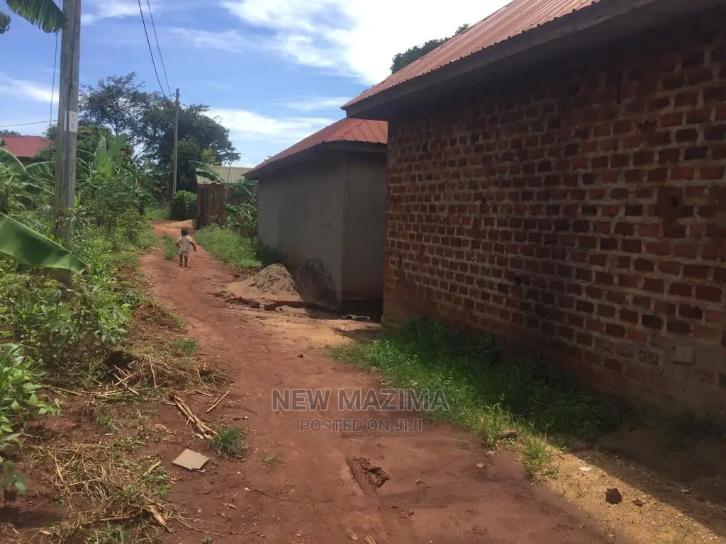3bdrm Bungalow in Munyonyo Heights, Division a for Sale in Division A