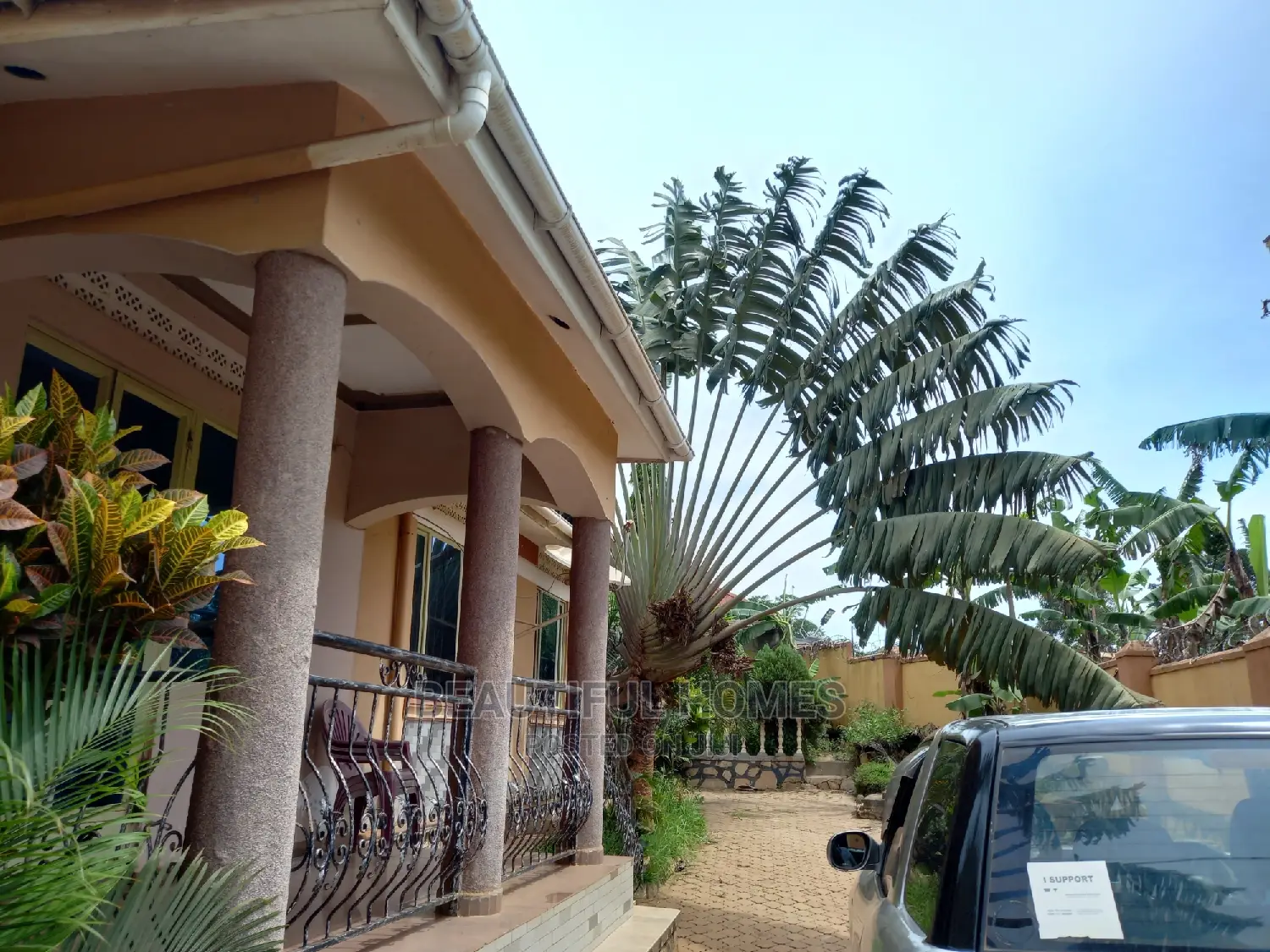 Furnished 4bdrm Bungalow in Kira for Sale in Kira