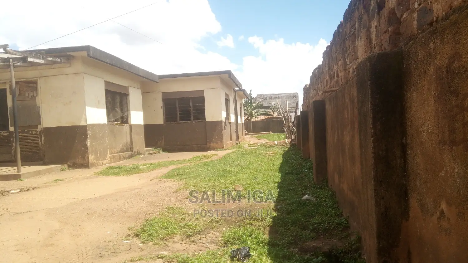 6bdrm Bungalow in Kololo Property, Central Division for Sale in Central Division