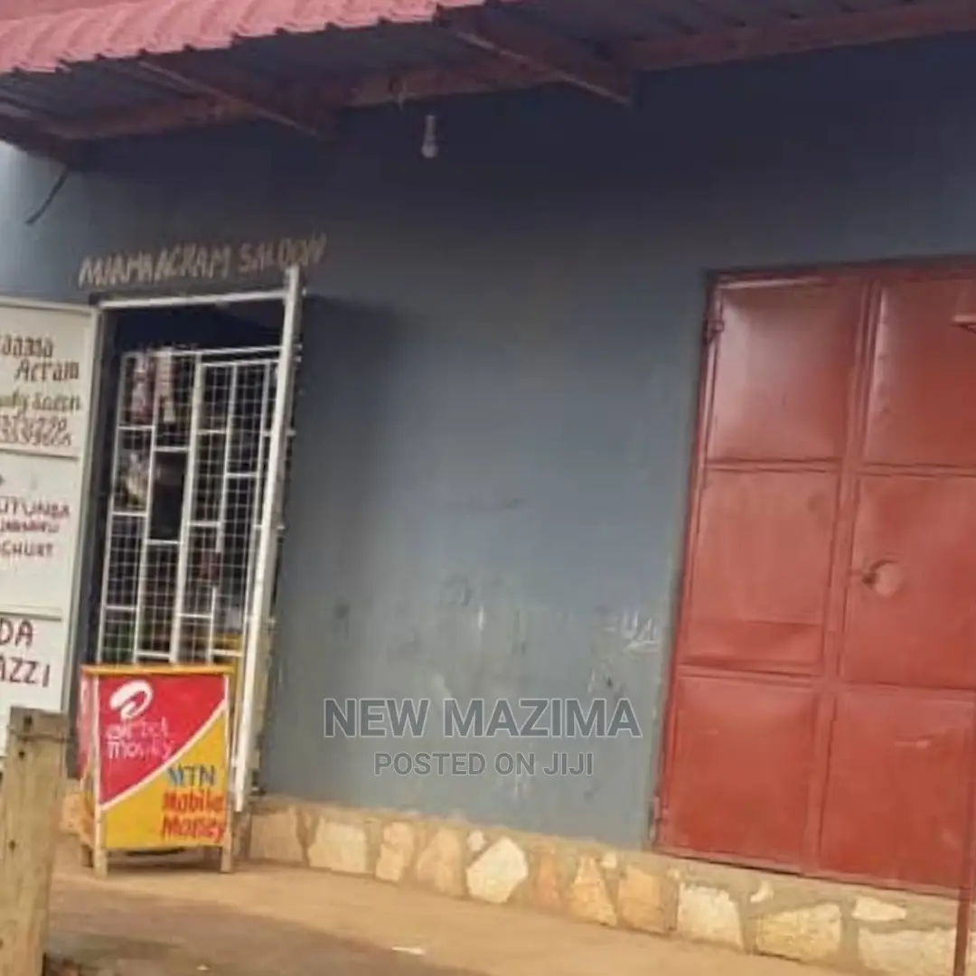 Very Busy Two Double Commercial Shops Onquicksale in Nansana in Division A