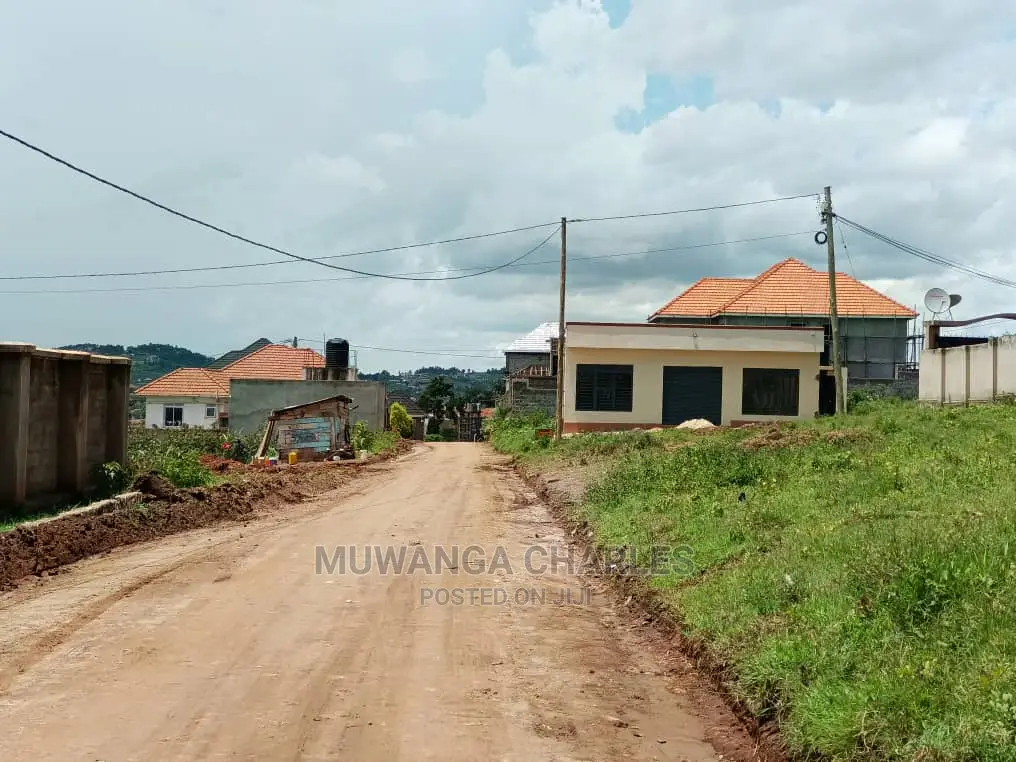 100by50ft Plot for Sale at Kira.Mulawa in Central Division