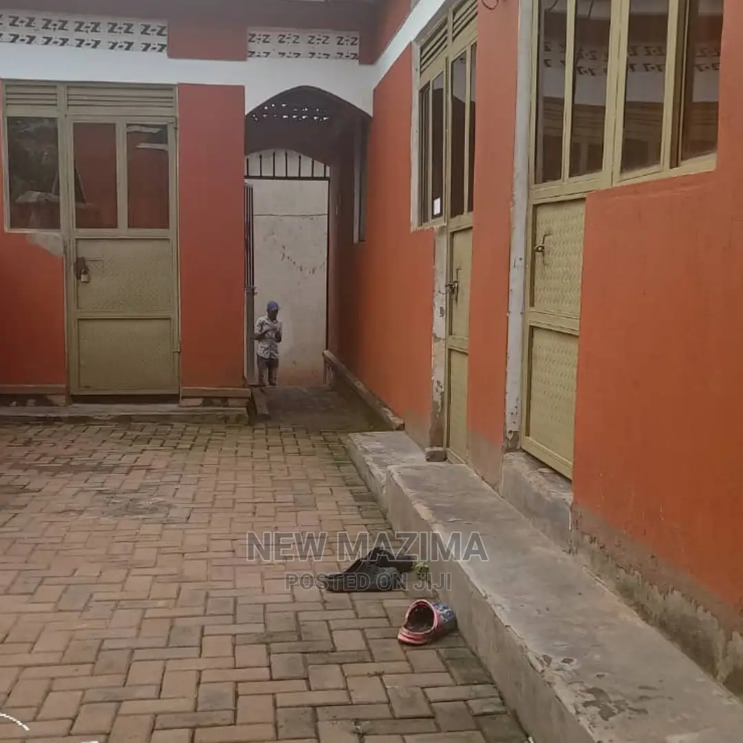 5bdrm House in Bulenga Town, Division a for Sale in Division A
