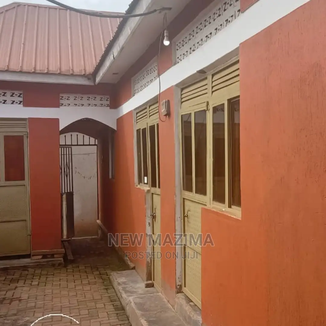 5bdrm House in Bulenga Town, Division a for Sale in Division A