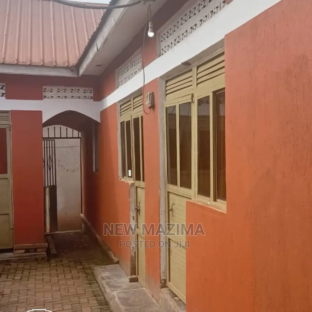 5bdrm House in Bulenga Town, Division a for Sale in Division A