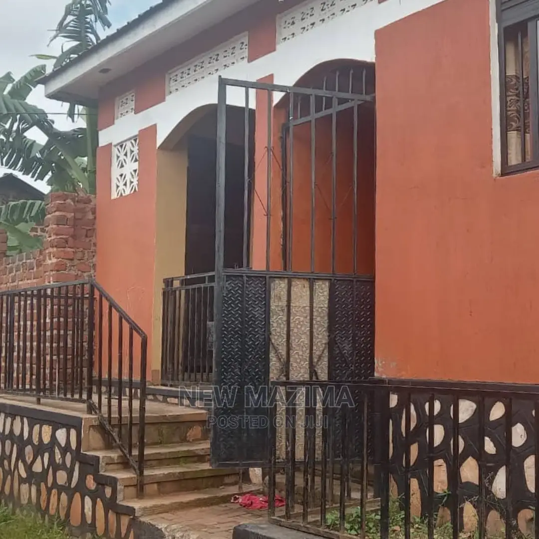 5bdrm House in Bulenga Town, Division a for Sale in Division A