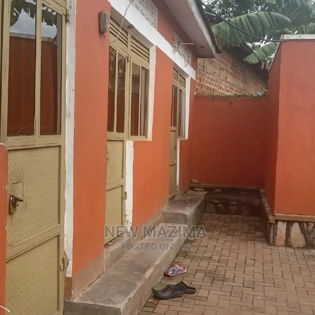 5bdrm House in Bulenga Town, Division a for Sale in Division A