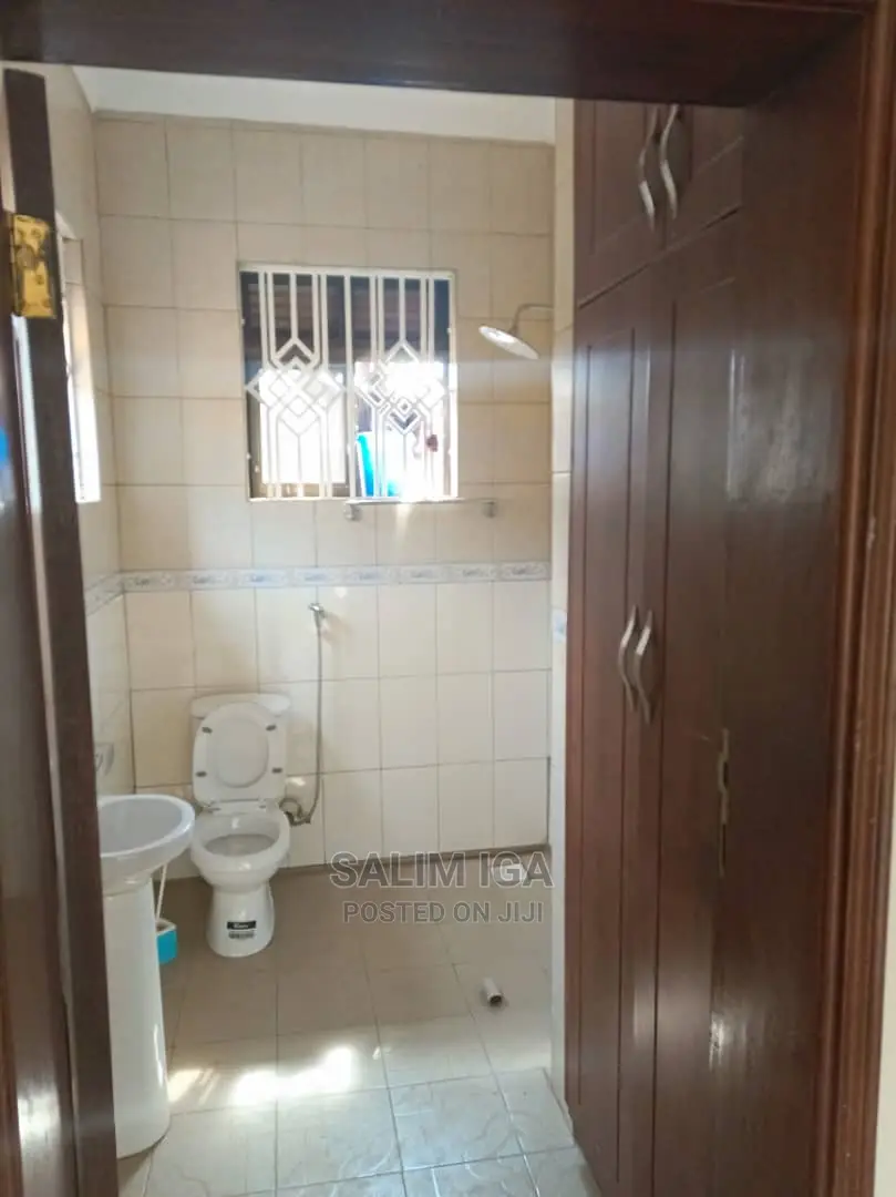 4bdrm Bungalow in Kololo Property, Central Division for Rent in Central Division