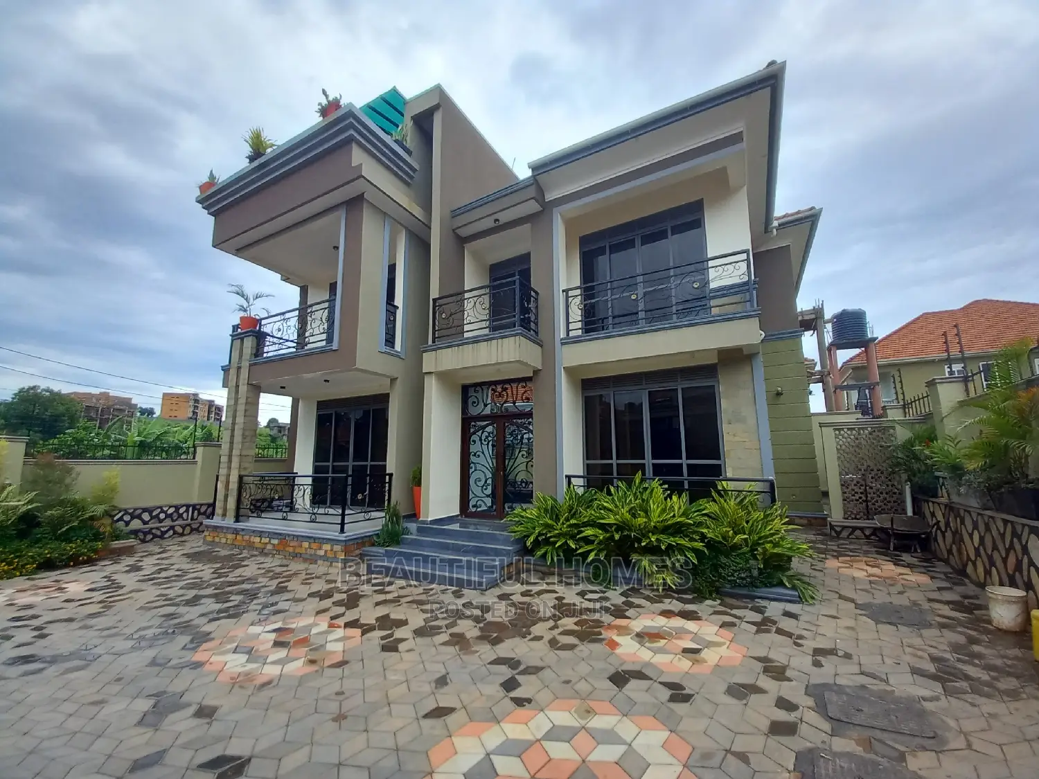 Furnished 5bdrm House in Kyanja Corporate, Nakawa for Sale in Nakawa