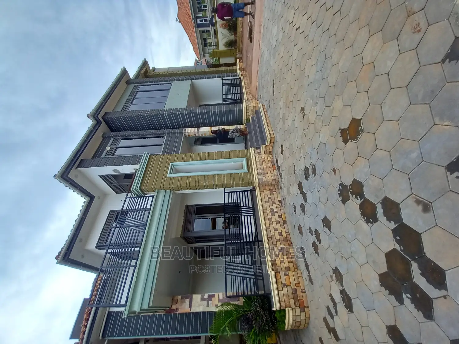 Furnished 5bdrm Duplex in Kyanja, Central Division for Sale in Central Division