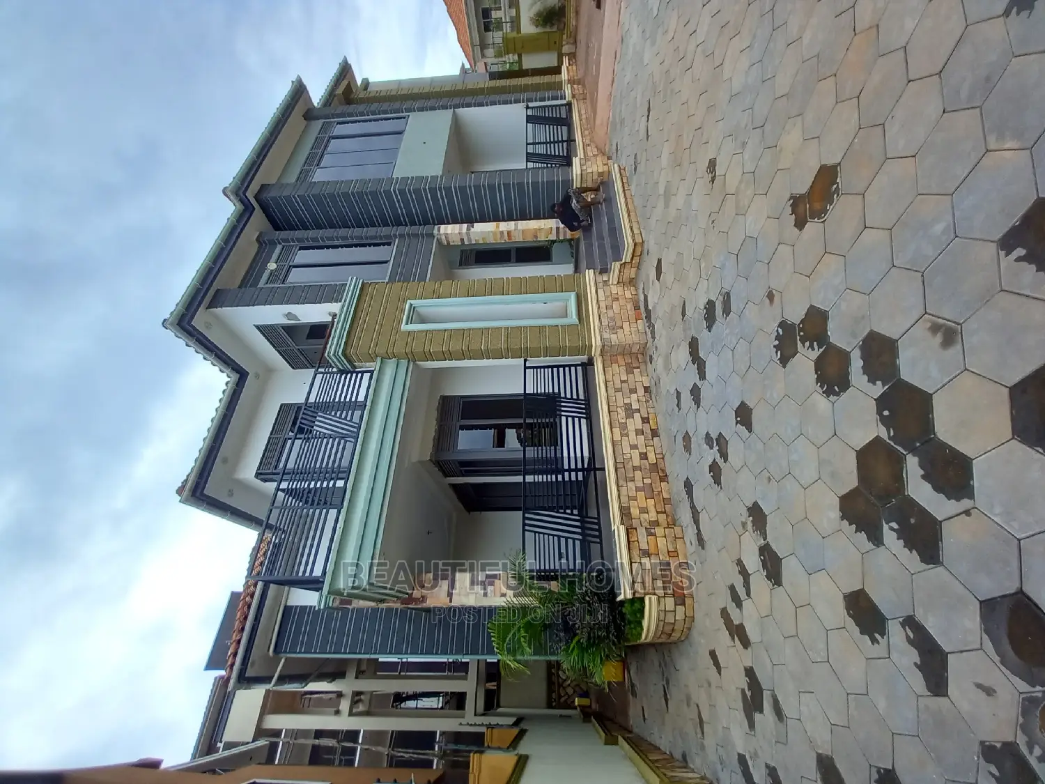 Furnished 5bdrm Mansion in Kyanja, Central Division for Sale in Central Division