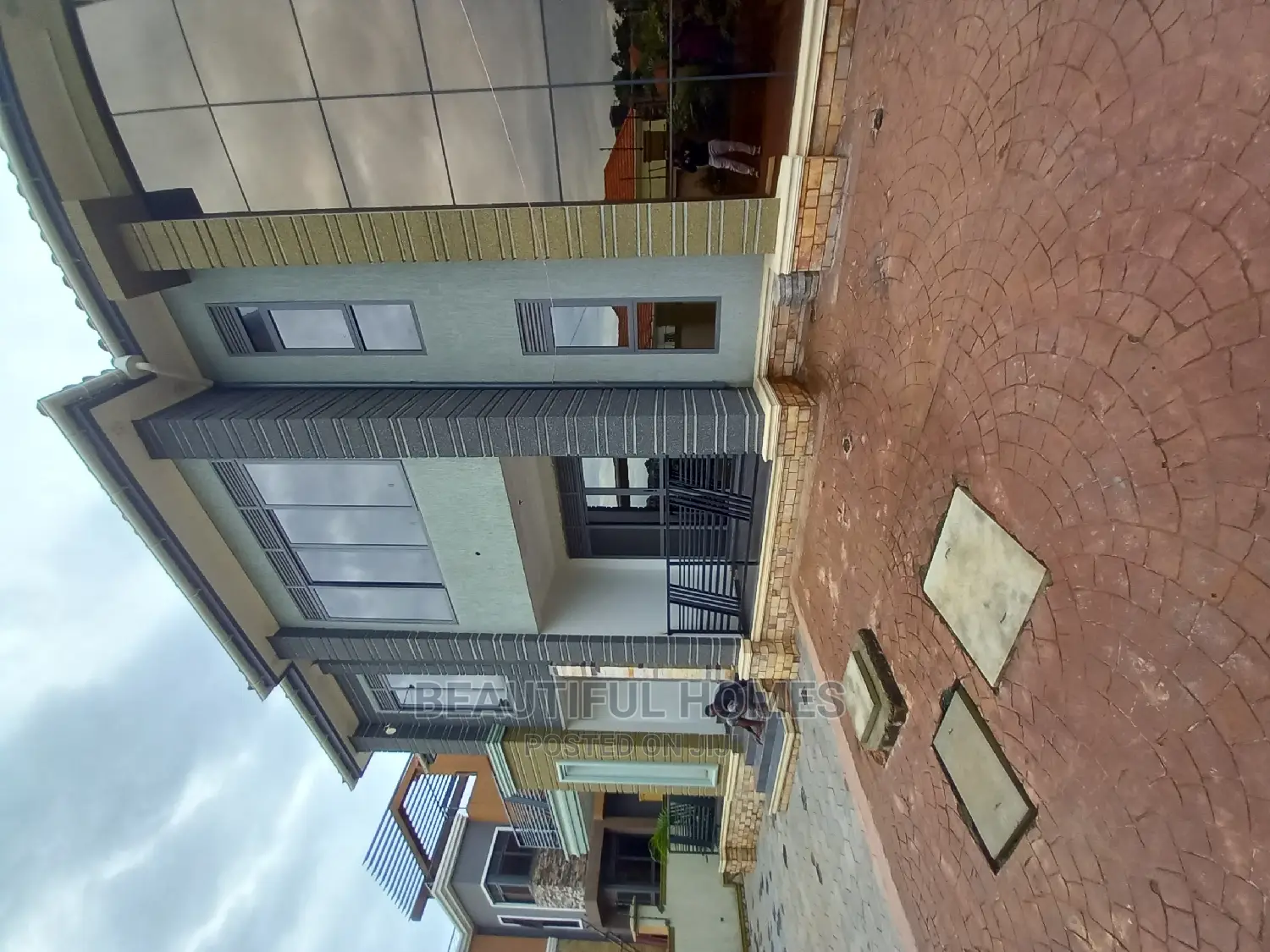 Furnished 5bdrm Duplex in Kyanja, Central Division for Sale in Central Division
